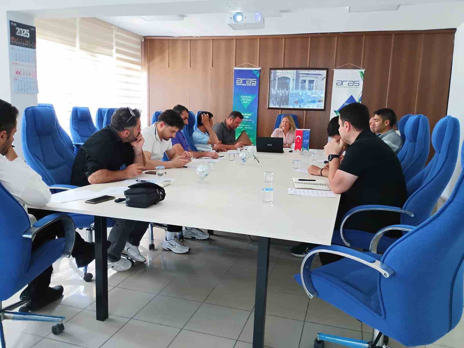 Aras EDAŞ’tan Hizmet Bölgesinde "Etkili İletişimle Fark OluşturmA ve Şikâyet Yönetimi" Eğitimi