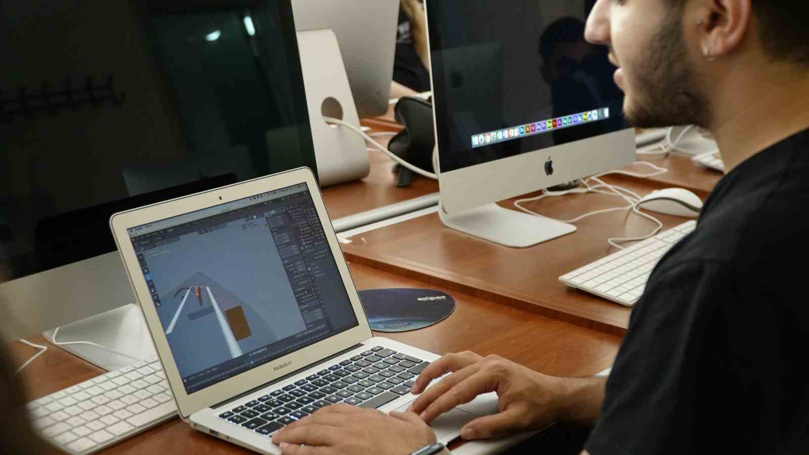 "Dijitalleşen dünyada üniversite eğitimi daha da önem kazanıyor"