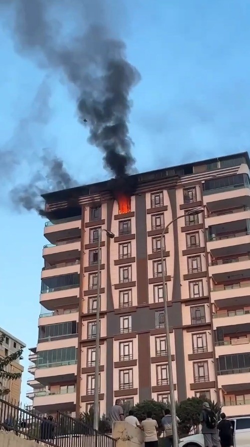 Şanlıurfa’da yangın paniği: 3 kişi dumandan etkilendi
