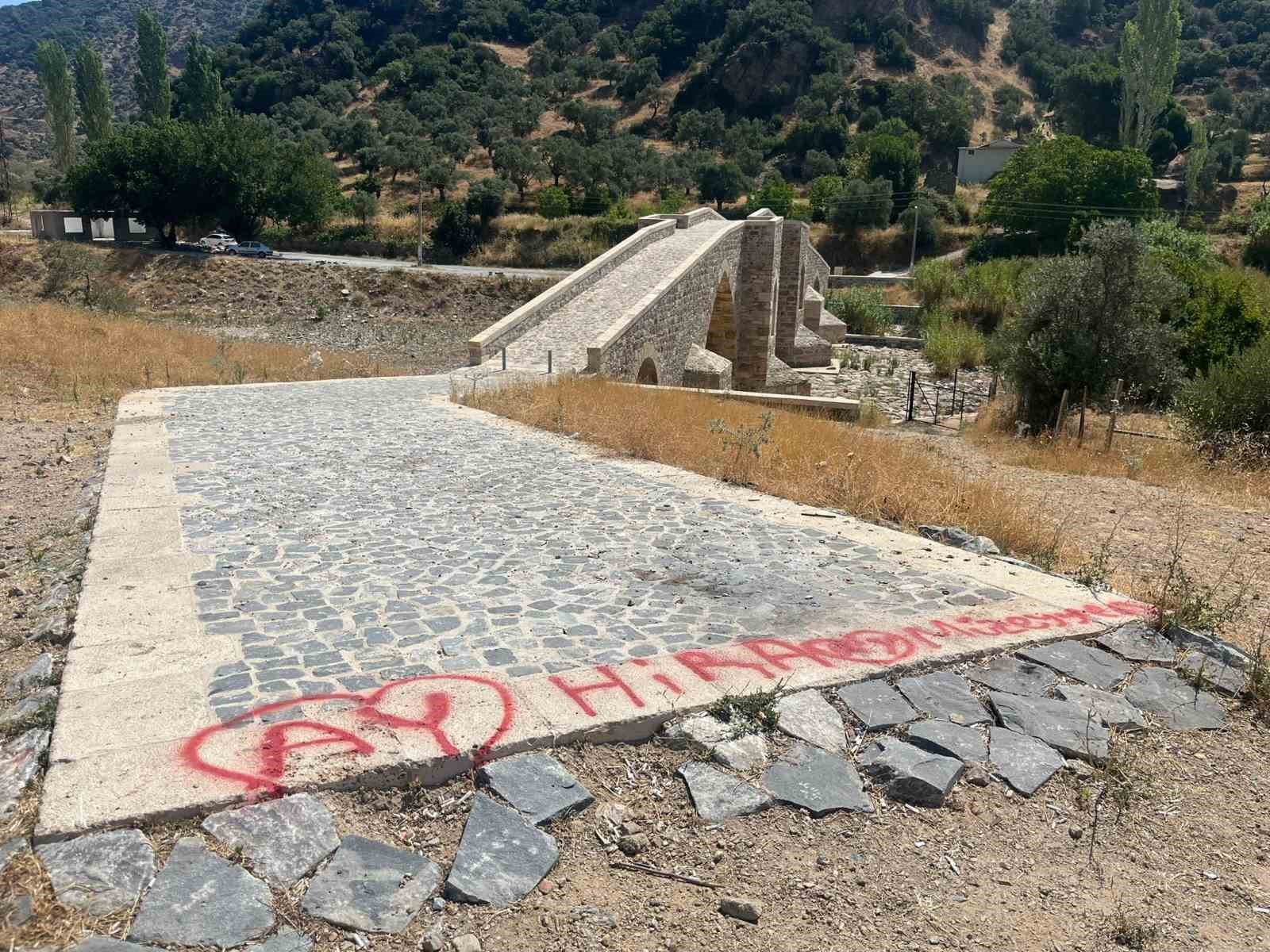 Tarihi Yunan Köprüsü’ne çevre düzenlemesi istiyorlar