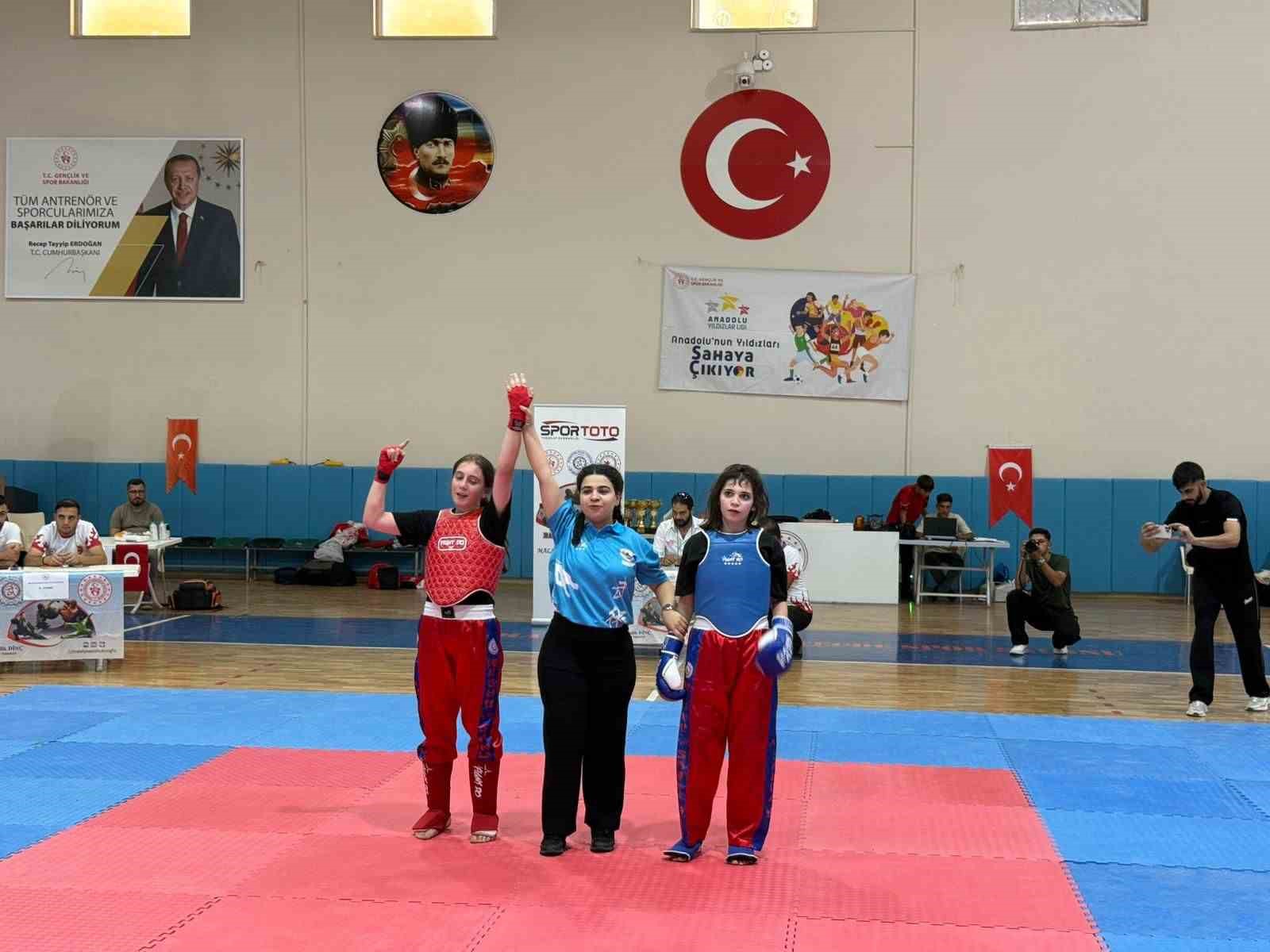 Wushu Kung Fu Bölge Şampiyonasında Elazığ rüzgarı: Sporcular 22 madalya kazandı

