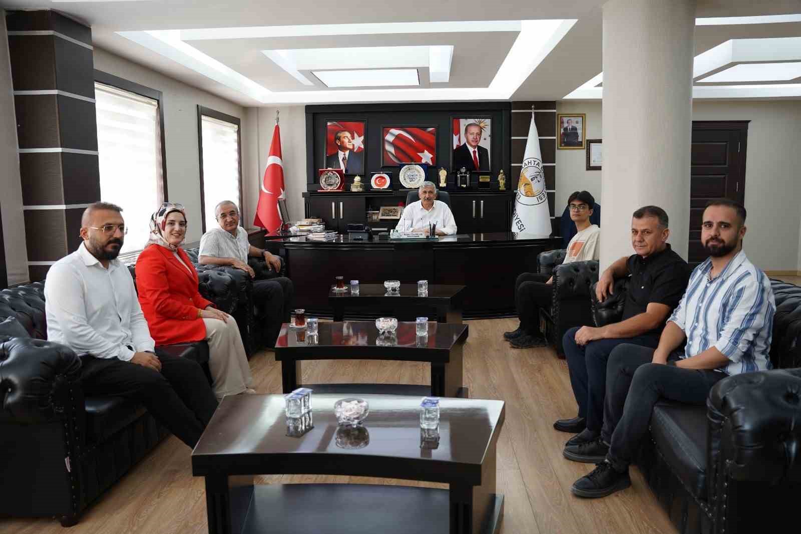 YKS Adıyaman il birincisi Musa Çelebi’den Başkan Hallaç’a ziyaret