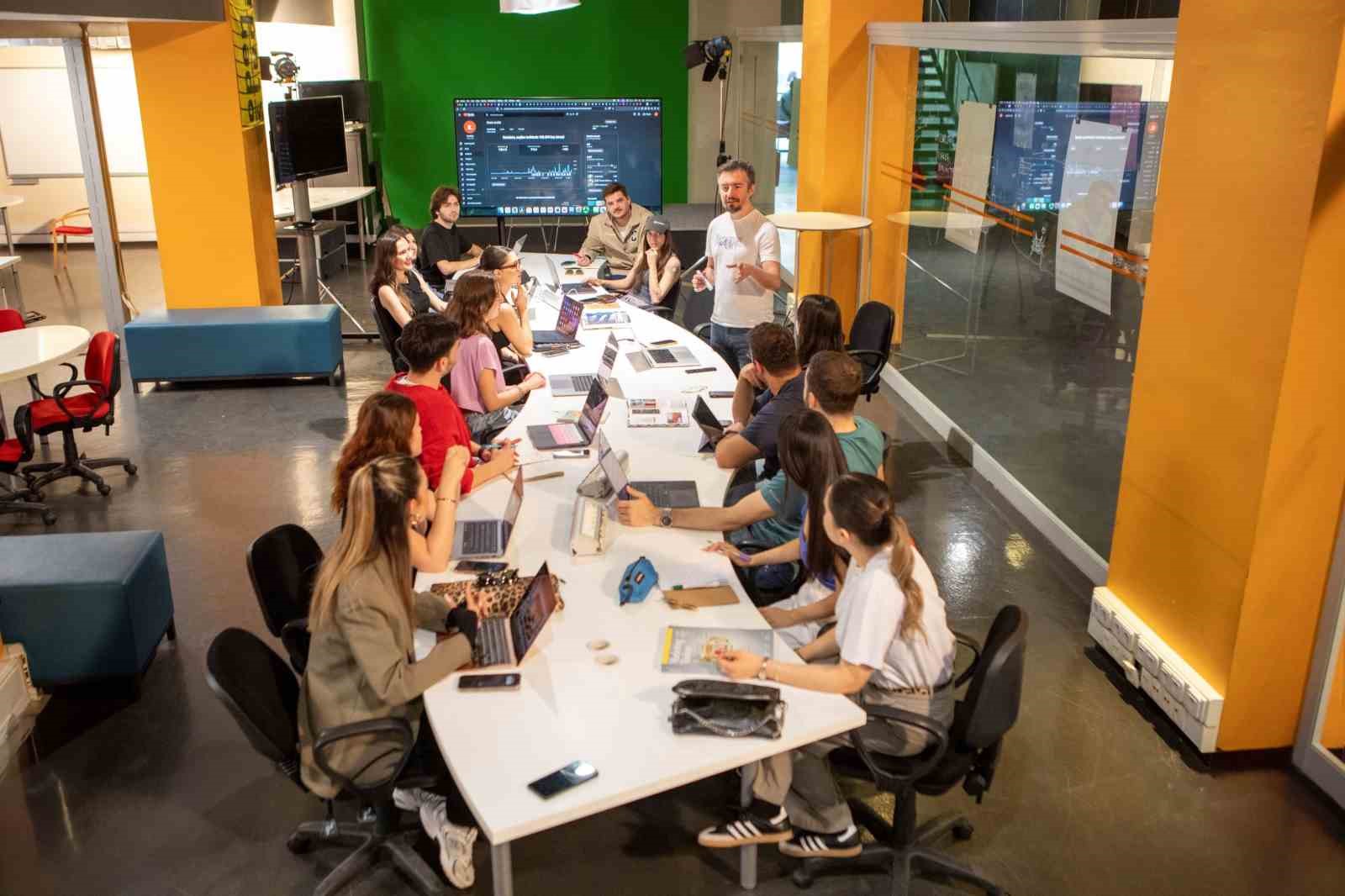 İzmir Ekonomi’ye ‘YÖKAK’ gururu