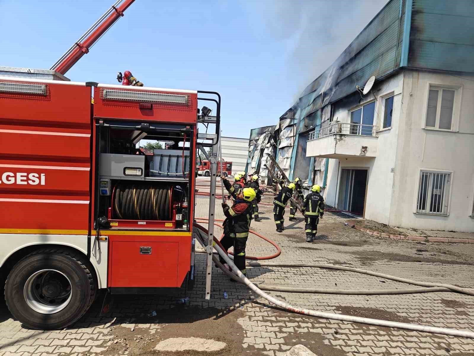 Kayseri’de mobilya fabrikası yangını