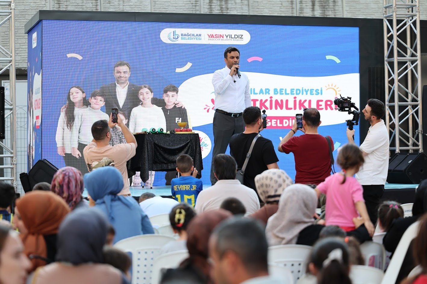 Bağcılar’da yaz akşamları belediyenin etkinlikleri ile dolu dolu yaşanıyor