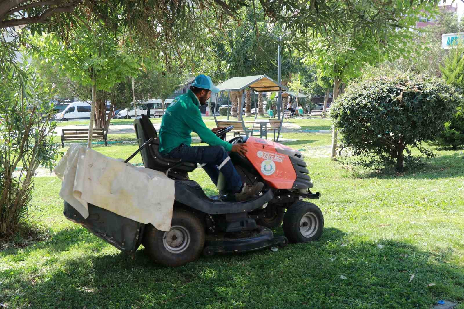 Parklarda yenileme ve gzelletirme almas

