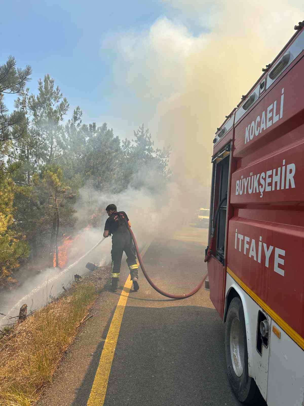 Kocaeli itfaiyesinden Sakarya’ya destek
