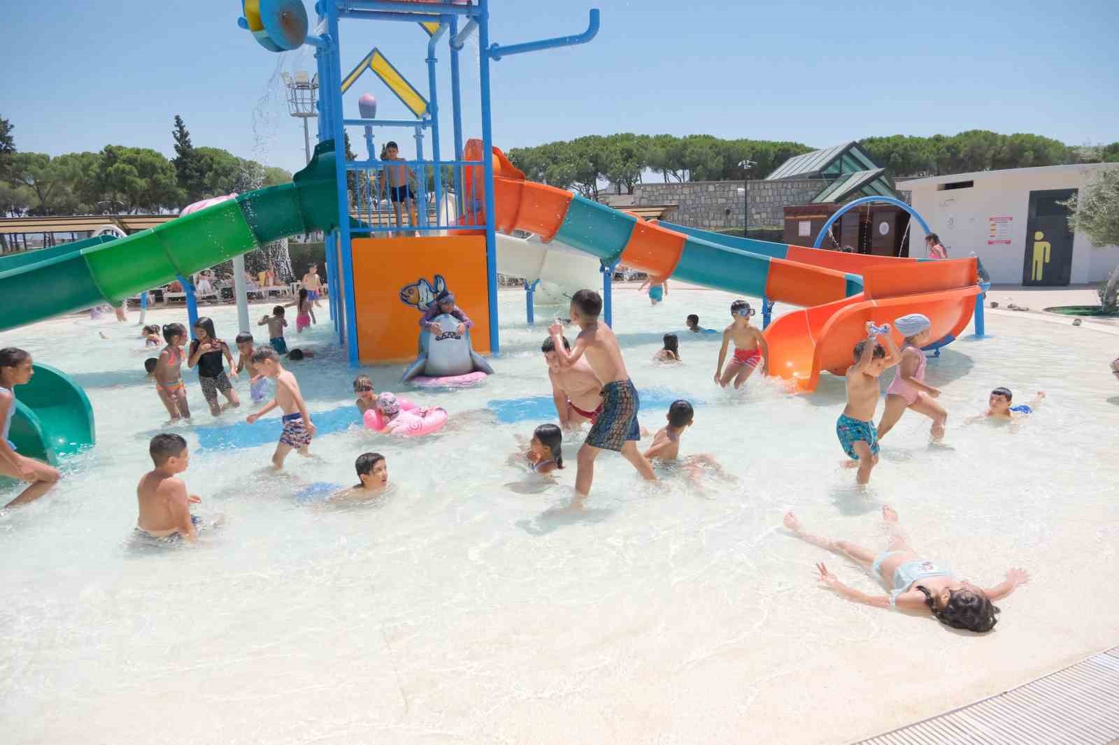 Aydın’da çocuklar serinliğe doydu