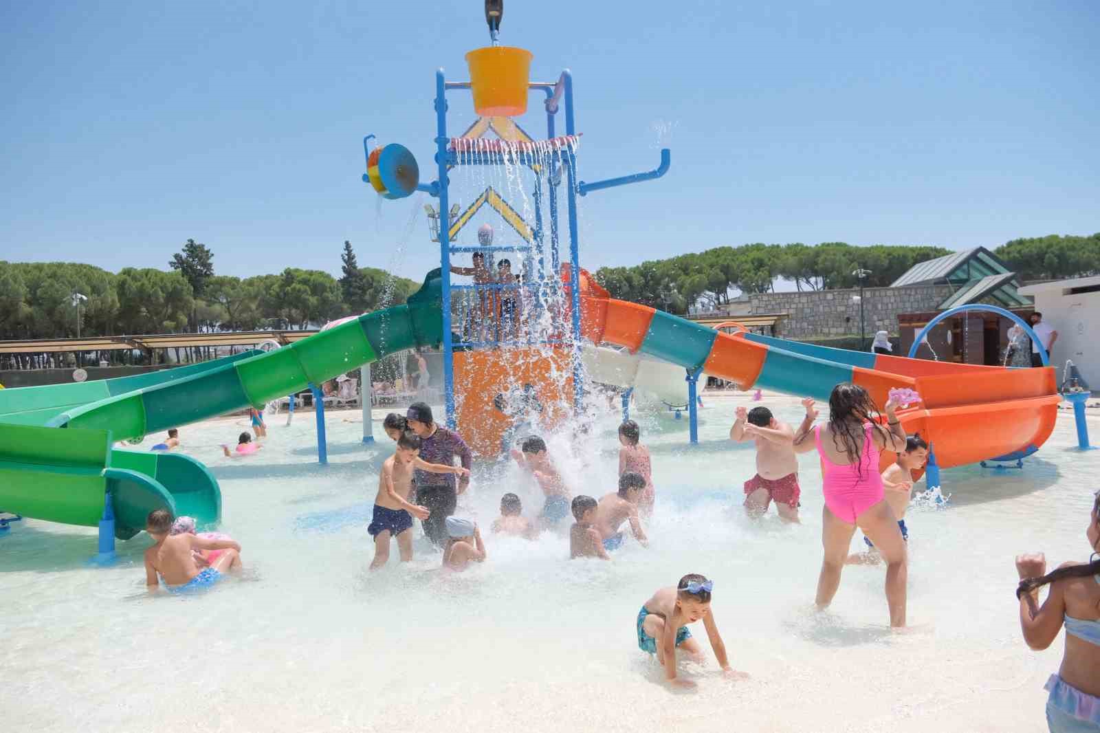 Aydın’da çocuklar serinliğe doydu