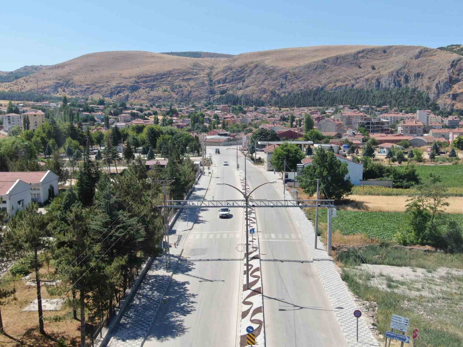 Mustafa Kemal Caddesi’nde kaldırım çalışmaları tamamlandı