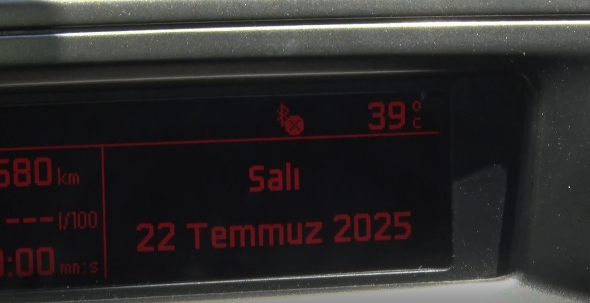 Büyükçekmece’de asfaltta yumurta pişti