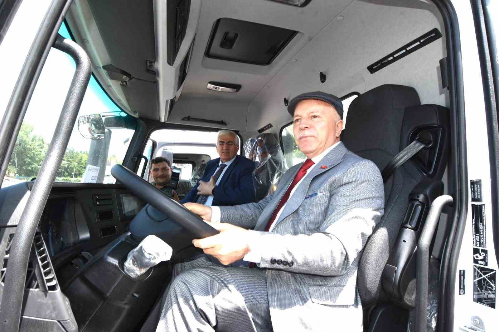 Başkan Sekmen; "Gösteriş değil, hizmet peşinde koştuk"