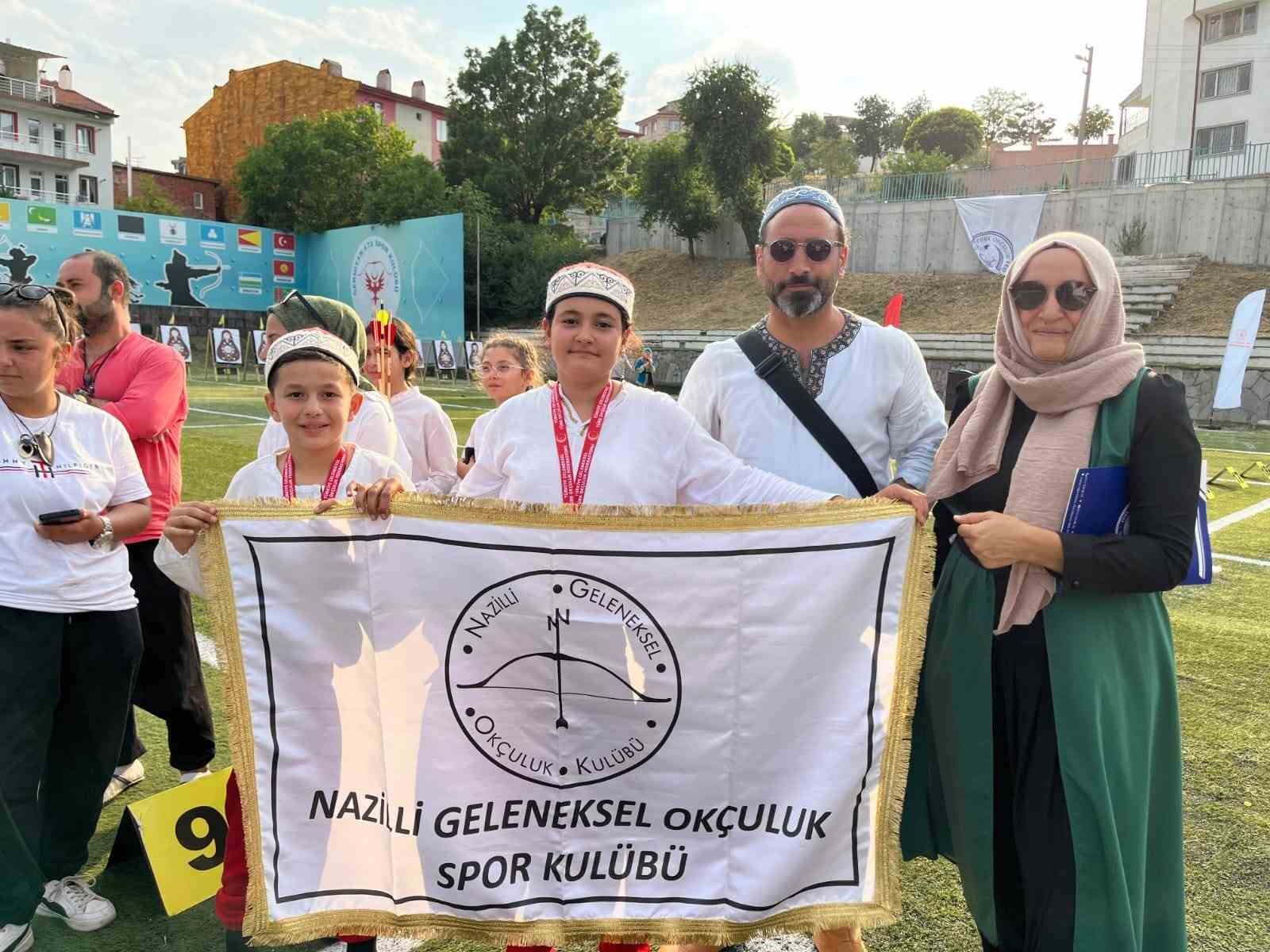 Aydınlı minik okçular Türkiye finallerinde gururlandırdı