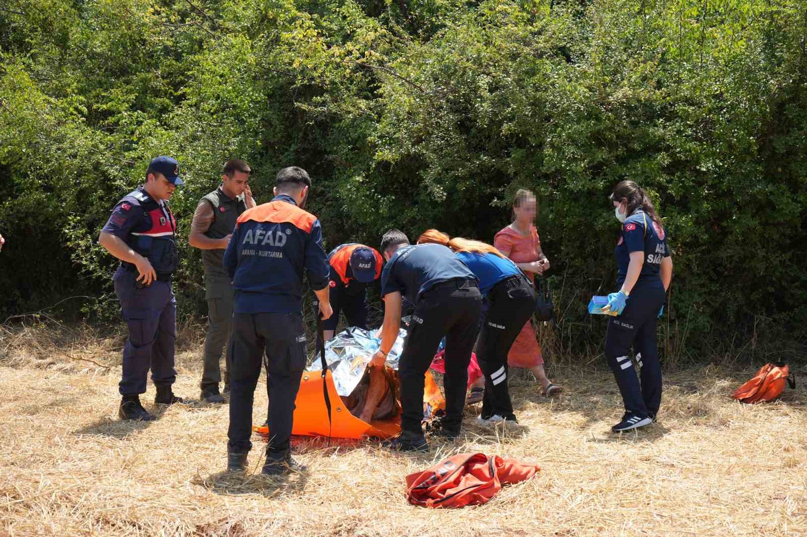 Antalya’da çıkan yangında alevler arasında kaldılar