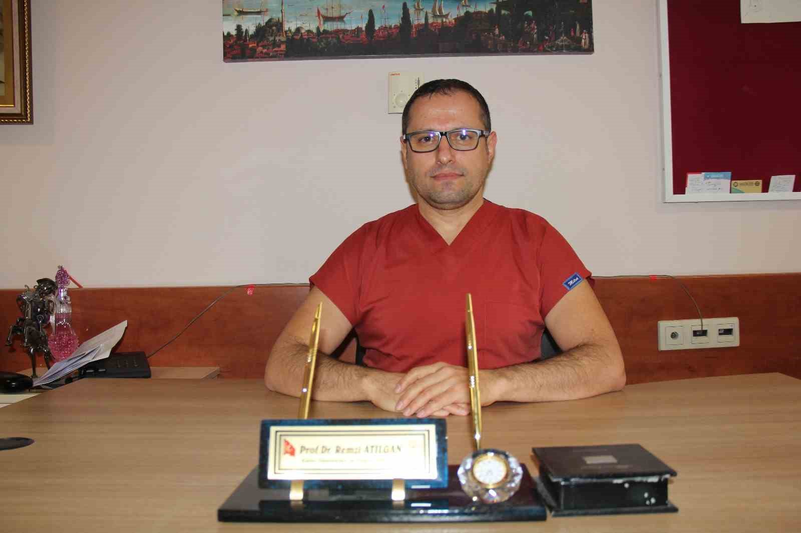 Kadın Hastalıkları Uzmanı Prof. Dr. Atılgan: "Covid-19 aşısı sonrası bazı kadınlarda adet döngüsünde bir günlük uzama gözlemlenmiştir"