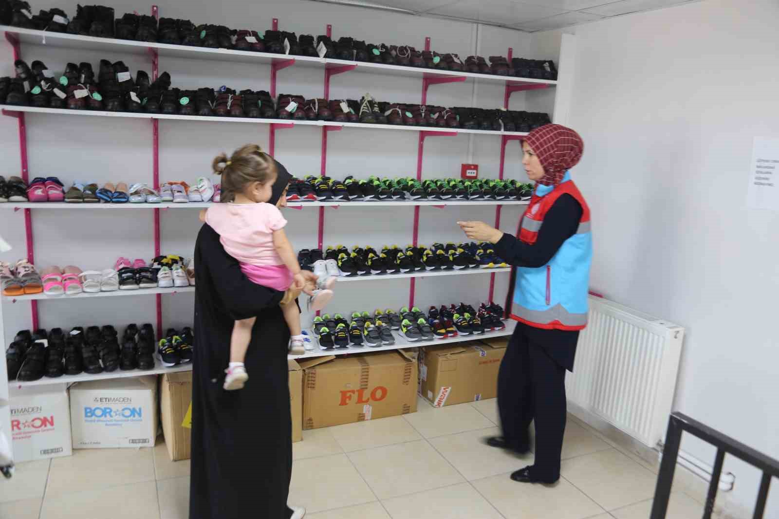 Şehzadeler’de 40 bin ürün ihtiyaç sahibine ulaştırıldı