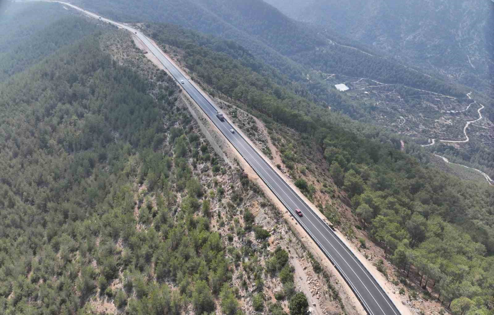 Mersin&rsquo;de orman yangınlarına karşı &ouml;nlemler aralıksız s&uuml;r&uuml;yor
