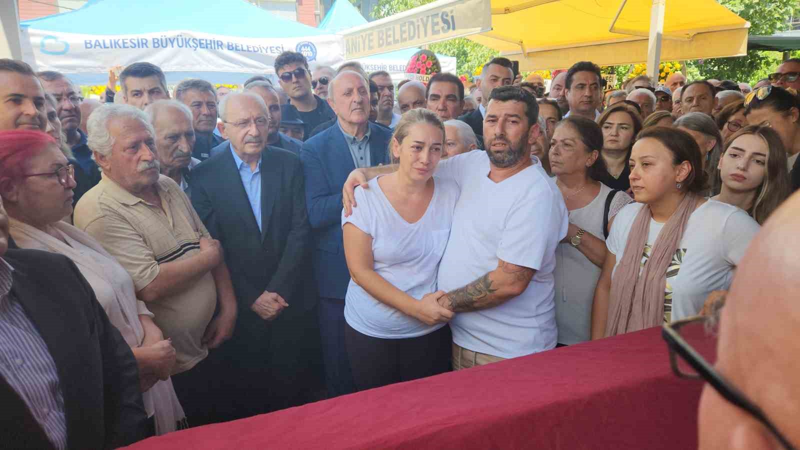 Kılıçdaroğlu’nun ikiz kardeşi Adil Kılıçdaroğlu son yolculuğuna uğurlandı