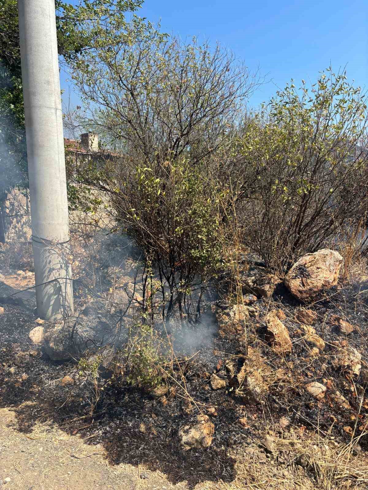 Kumluca&rsquo;da makilik yangını 7 dakikada m&uuml;dahale ile kontrol altın alındı
