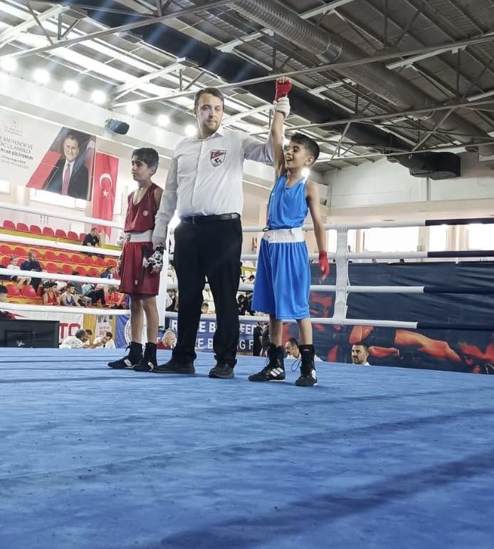 Azad Ali Yaşar’dan Türkiye derecesi