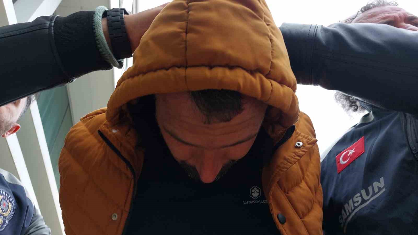 Kardeşini öldürüp cezaevinden çıktıktan sonra karısını da öldüren kocanın yargılanmasına başlandı