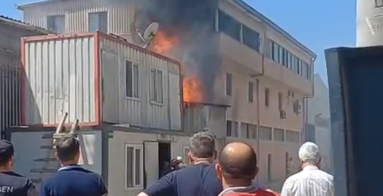 Kereste fabrikasında yangın paniği
