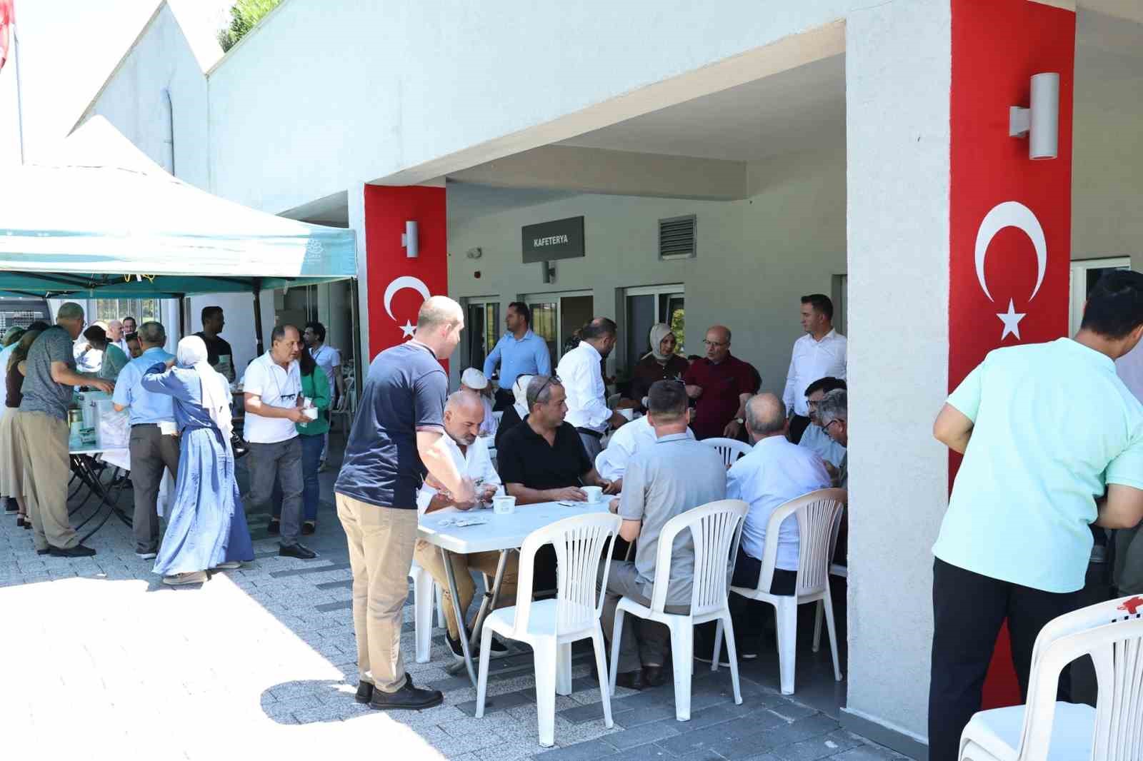 Nilüfer Belediyesi’nden şehit ve gazi yakınlarına aşure ikramı