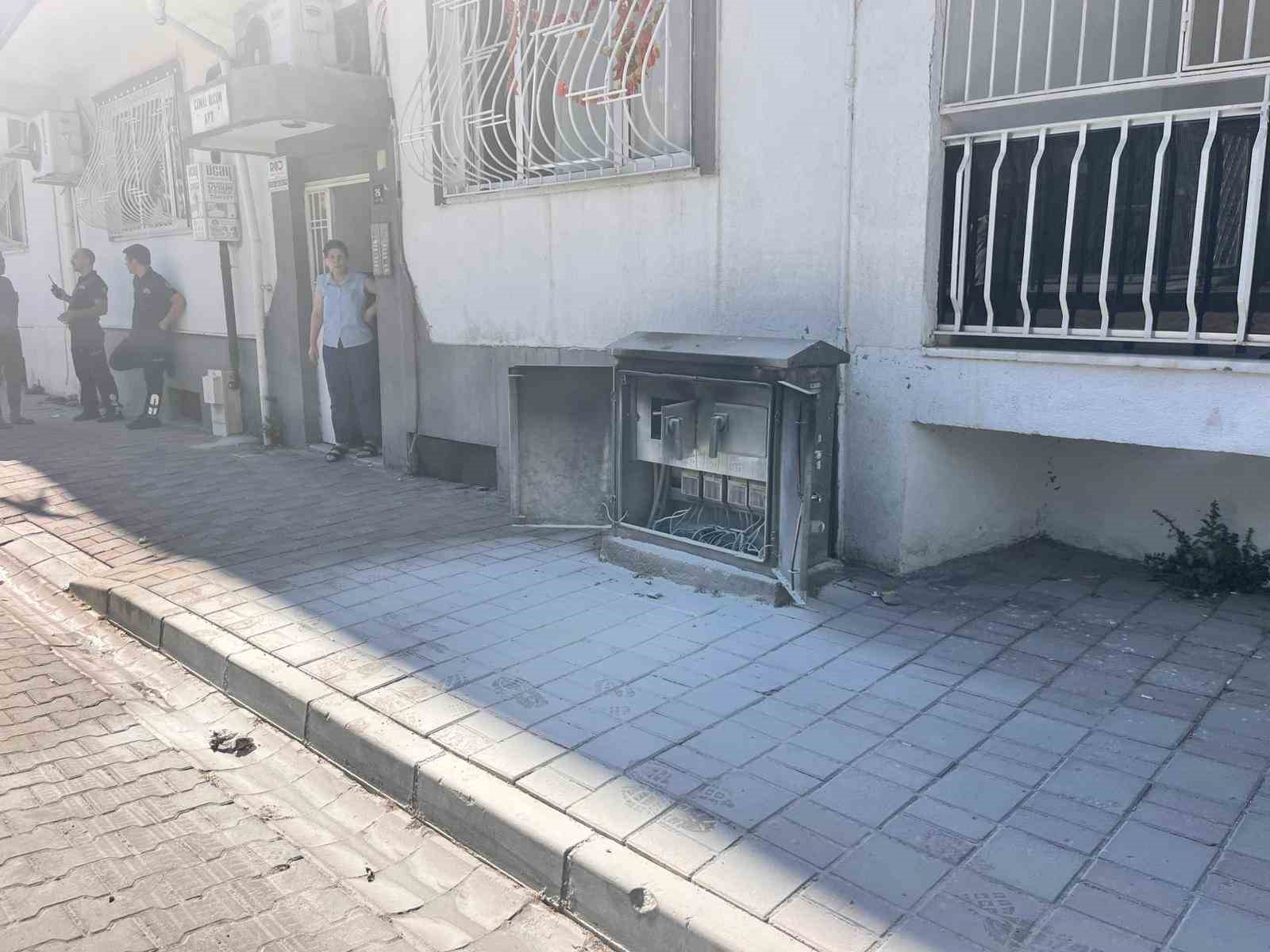 Elektrik panosunda çıkan yangın ekipleri harekete geçirdi