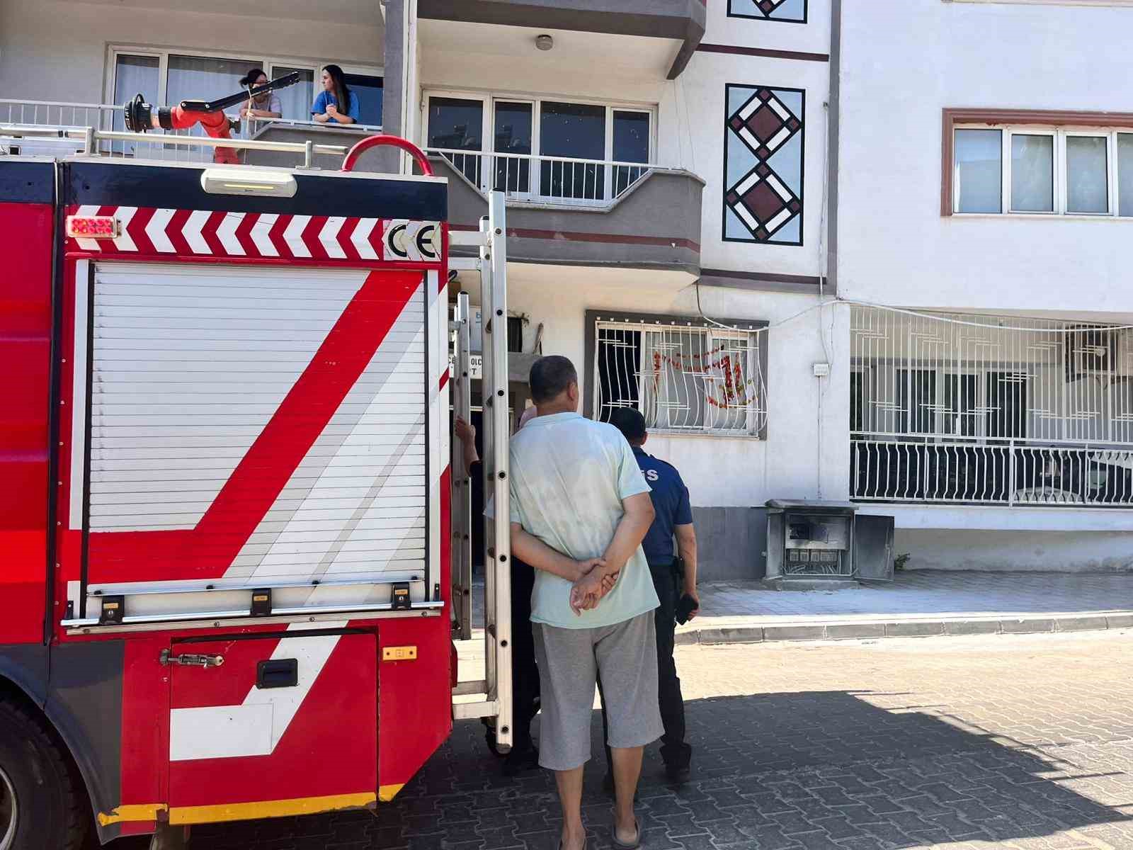 Elektrik panosunda çıkan yangın ekipleri harekete geçirdi