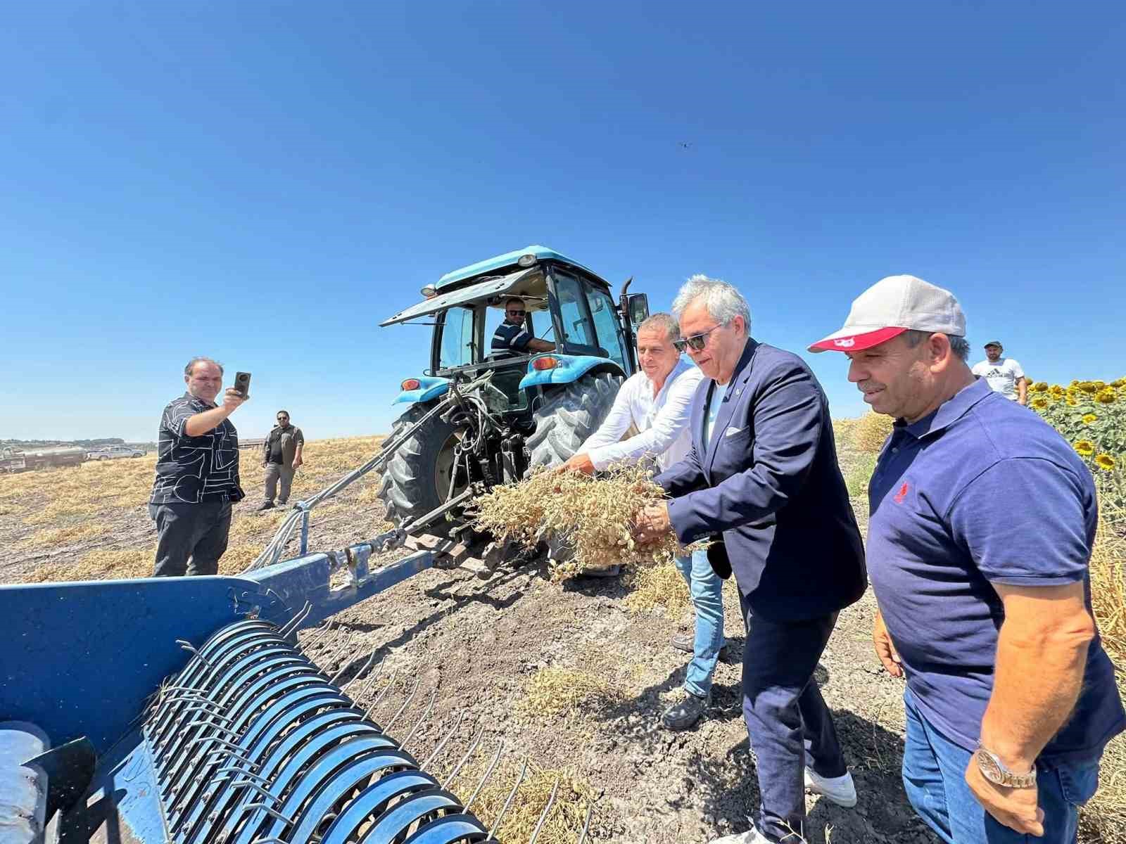 Bandırma Belediyesi’nden çiftçiye destek