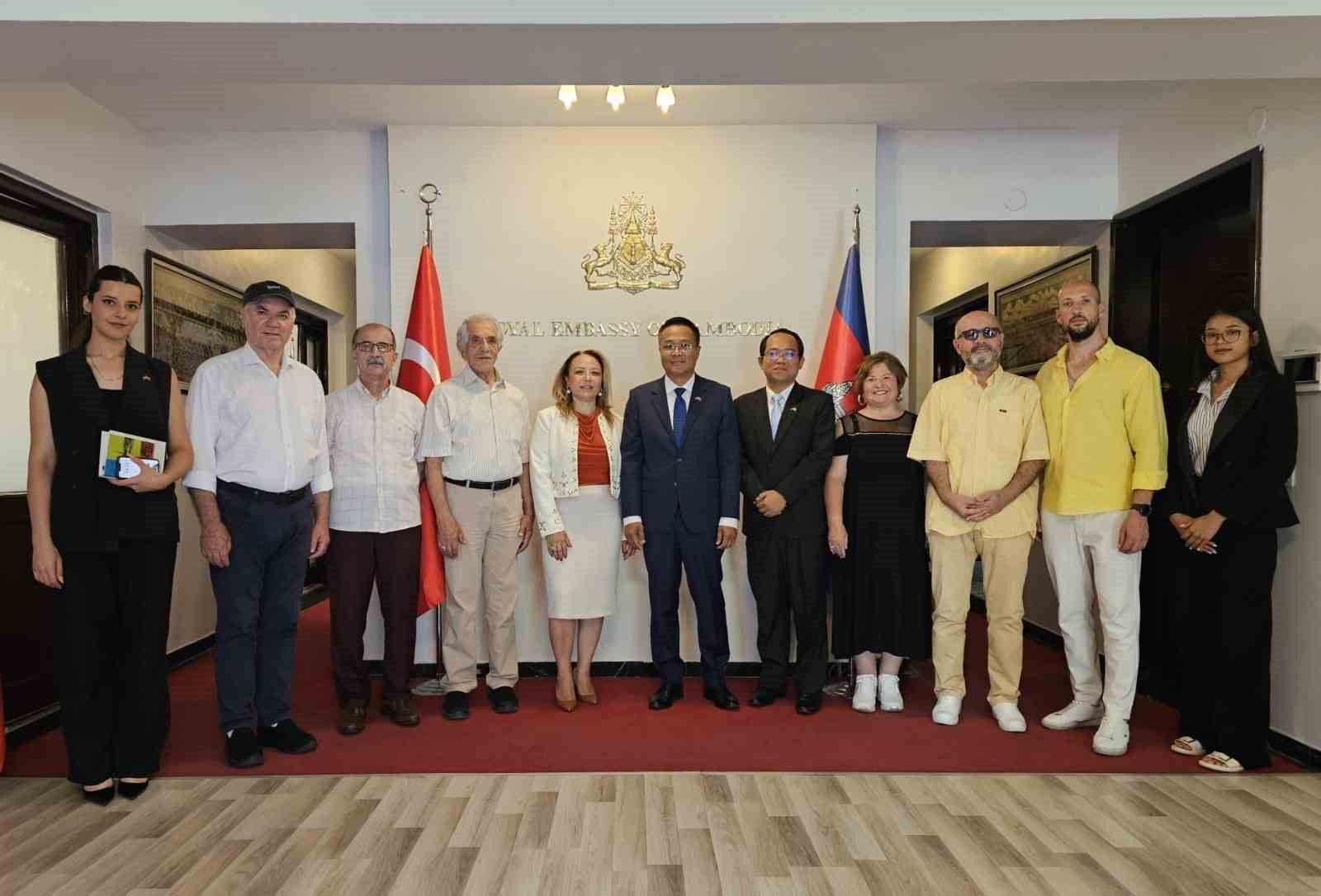 T&uuml;rkiye ile Kambo&ccedil;ya arasında sağlık ve ticarette stratejik iş birliği
