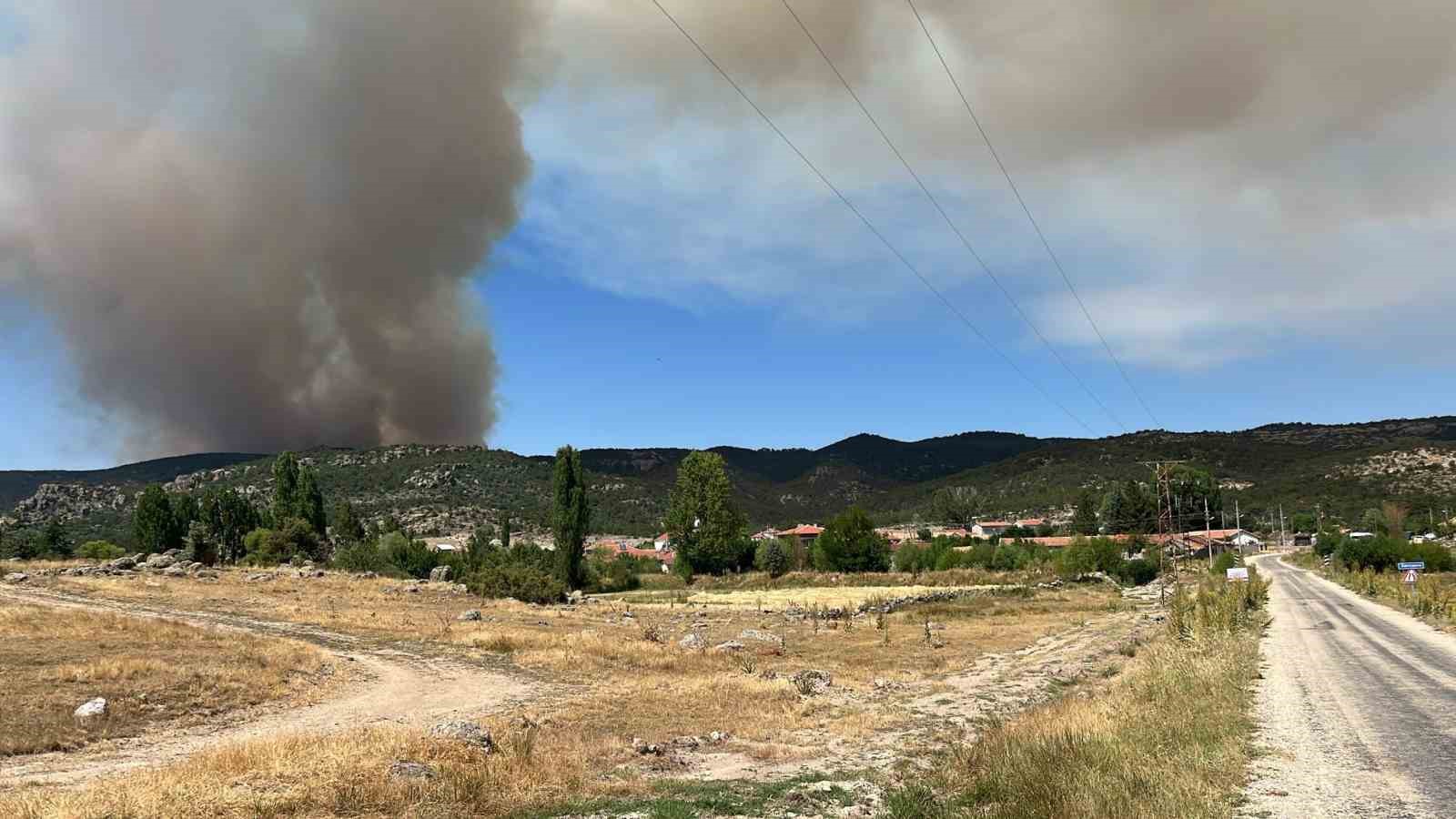 Eskişehir’deki yangının sıçramasına karşı Afyonkarahisar’da önlem alındı