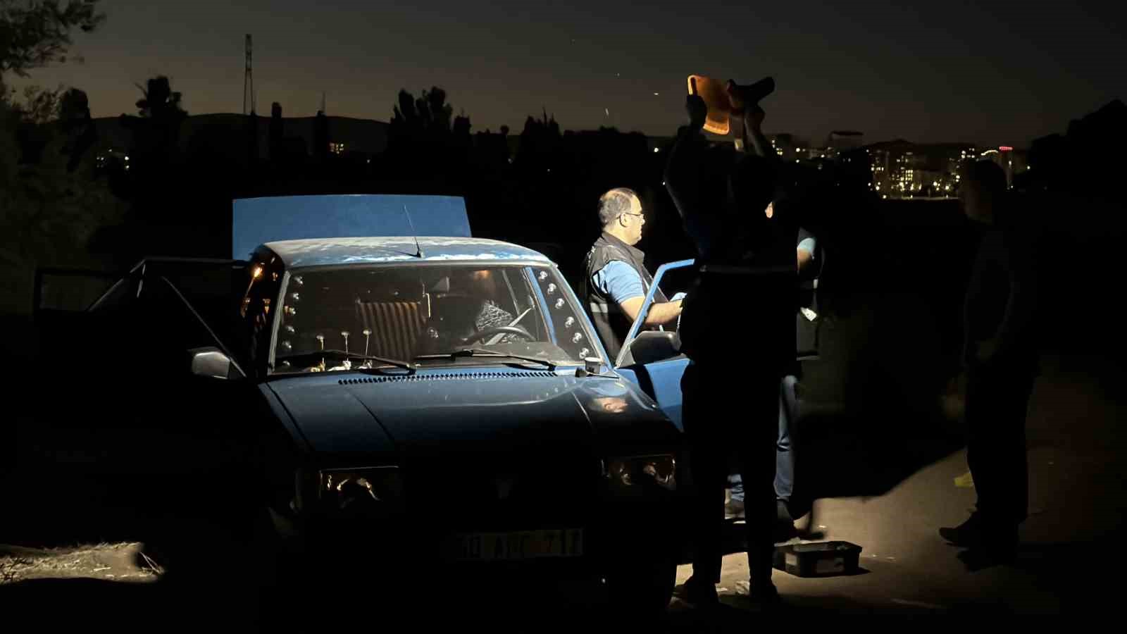 Sivas’ta çıkan kavgada iki kişi birbirini vurdu