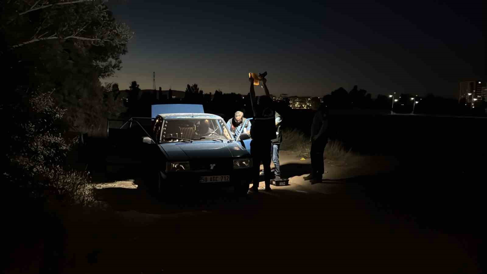 Sivas&rsquo;ta &ccedil;ıkan kavgada iki kişi birbirini vurdu
