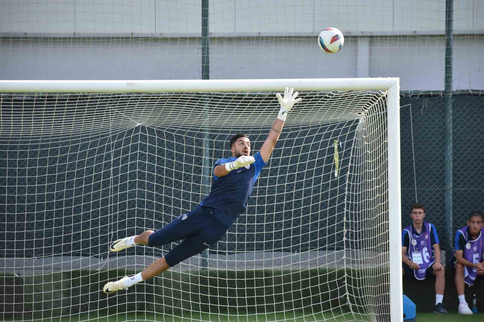 Kocaelispor, Altınordu’dan kaleci Serhat’ı transfer etti