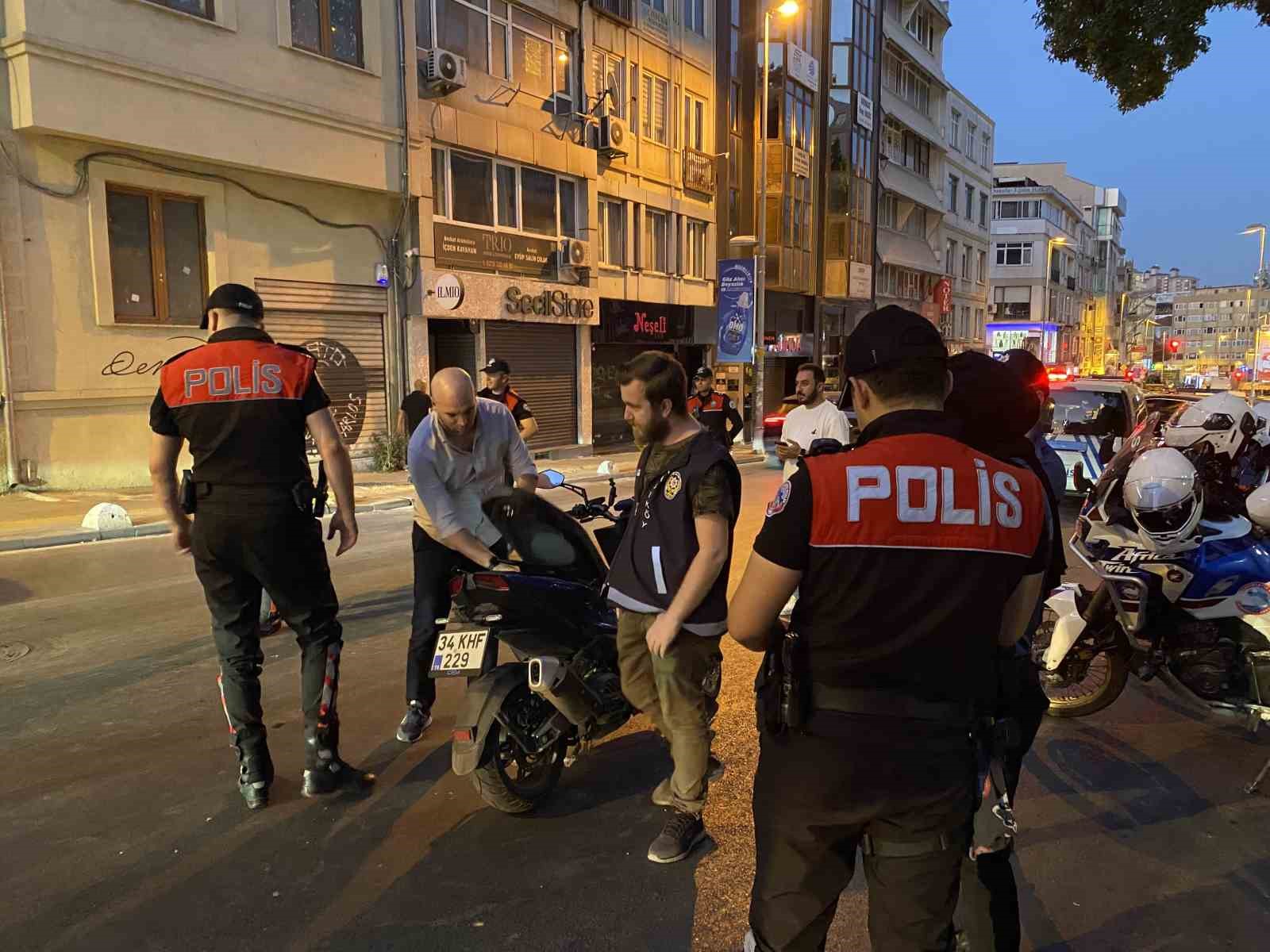 Kadıköy’de helikopter destekli huzur uygulaması