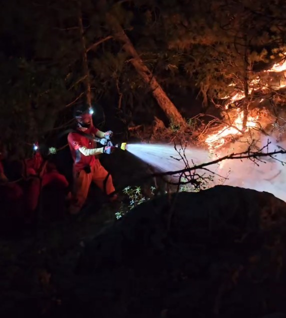 Eskişehir’de orman yangınına karadan müdahale sürüyor