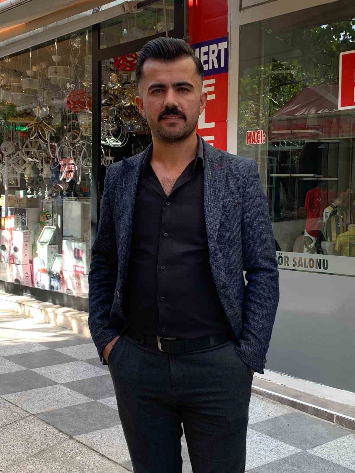 Araç içinde tabanca ateş aldı, bir kişi ağır yaralandı... O anlar kamerada