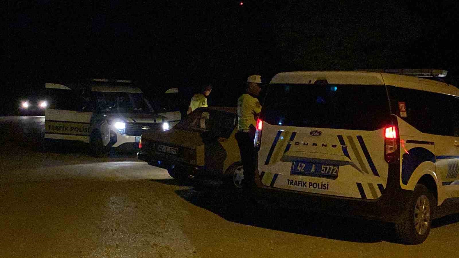 Dedesinden kalma otomobille polisten kaçan sürücü ehliyetsiz çıktı