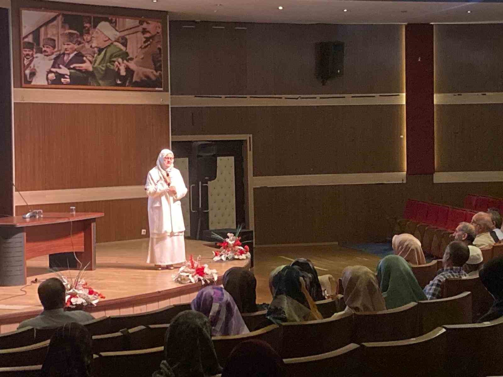 İnsana hizmet noktasında etkin din görevlisi olma vurgusu