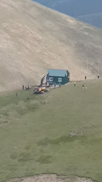 Kadırga Yaylası&rsquo;nda ka&ccedil;ak yapı gerginliği
