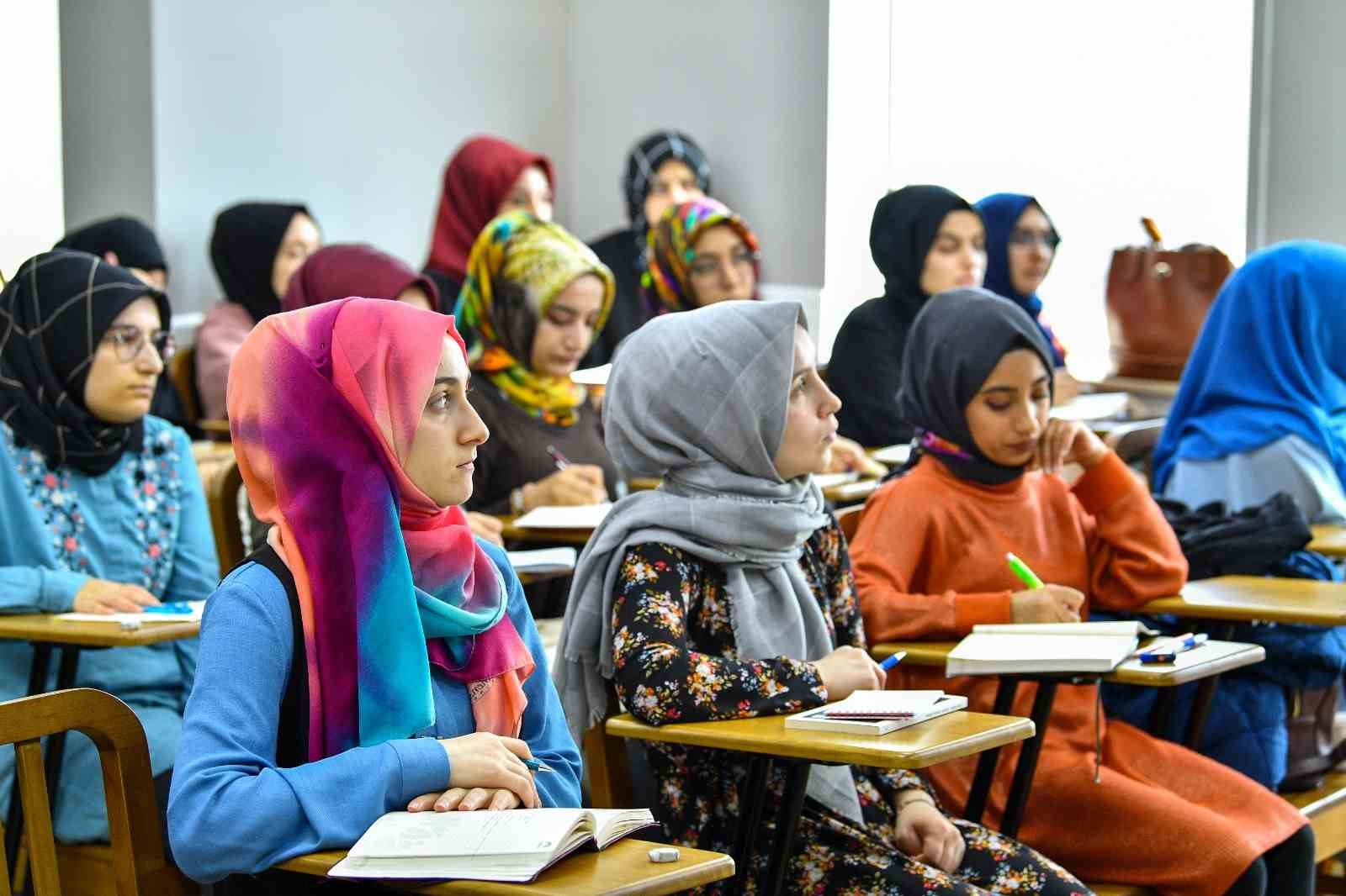 TÜRGEV’in YKS 2025 zaferi: Kartal’dan 11 öğrenci ilk 1000’de, Silopi’den 3 derece