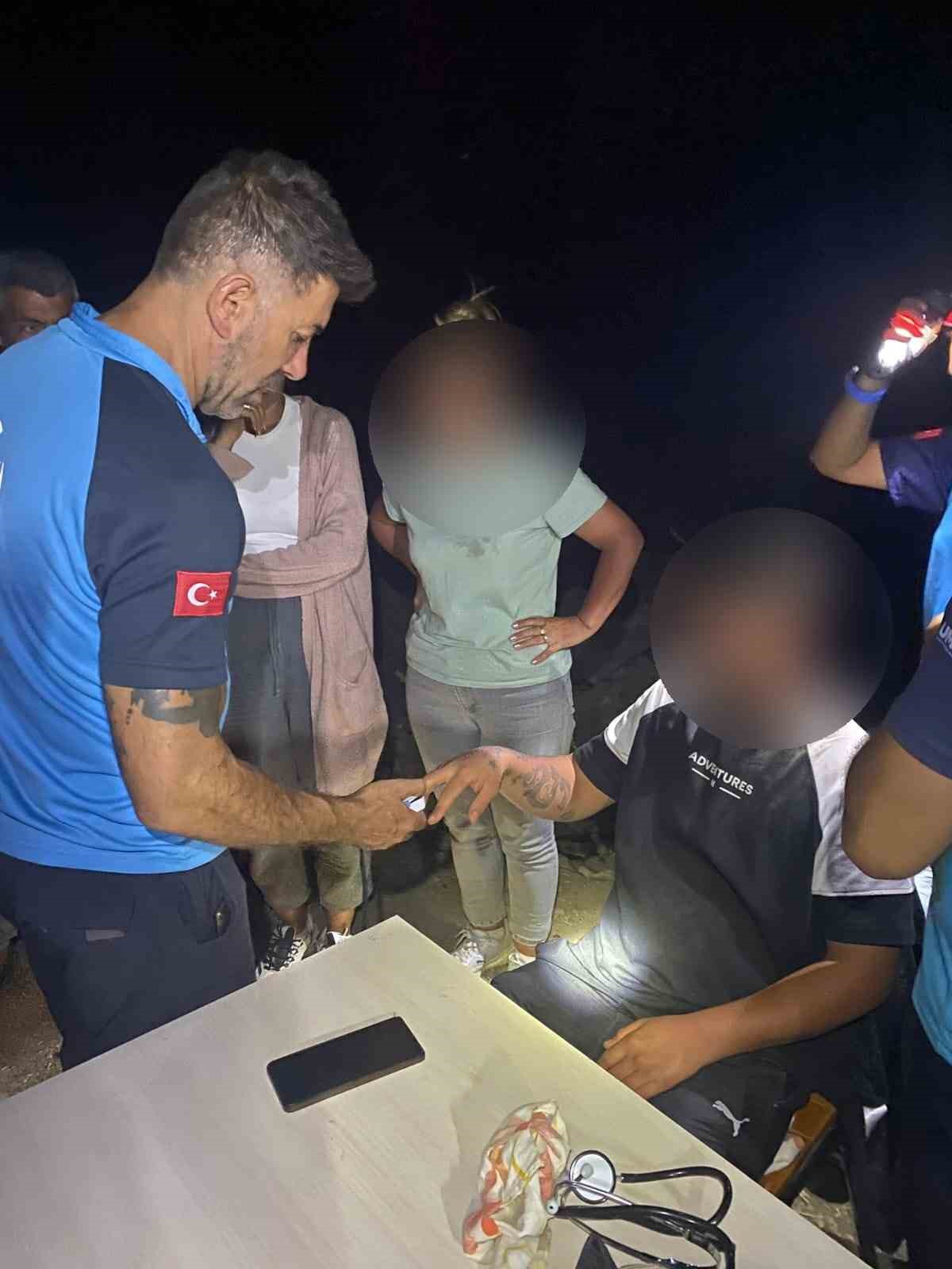 Buyer Dağı b&ouml;lgesinde haber alınamayan 9 kişilik kayıp aileye sağ ulaşıldı
