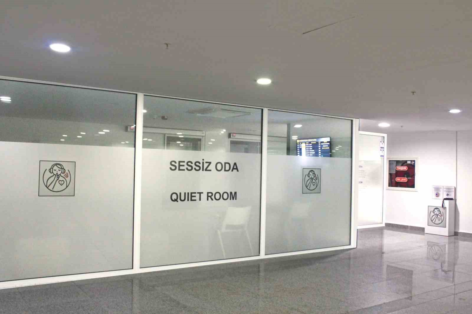 İzmir Adnan Menderes’te "Sessiz Oda" hizmete açıldı