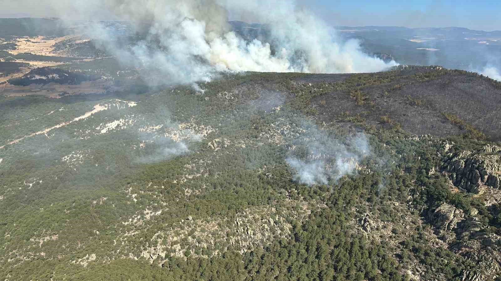Eskişehir’deki yangına 2’nci gününde müdahale devam ediyor