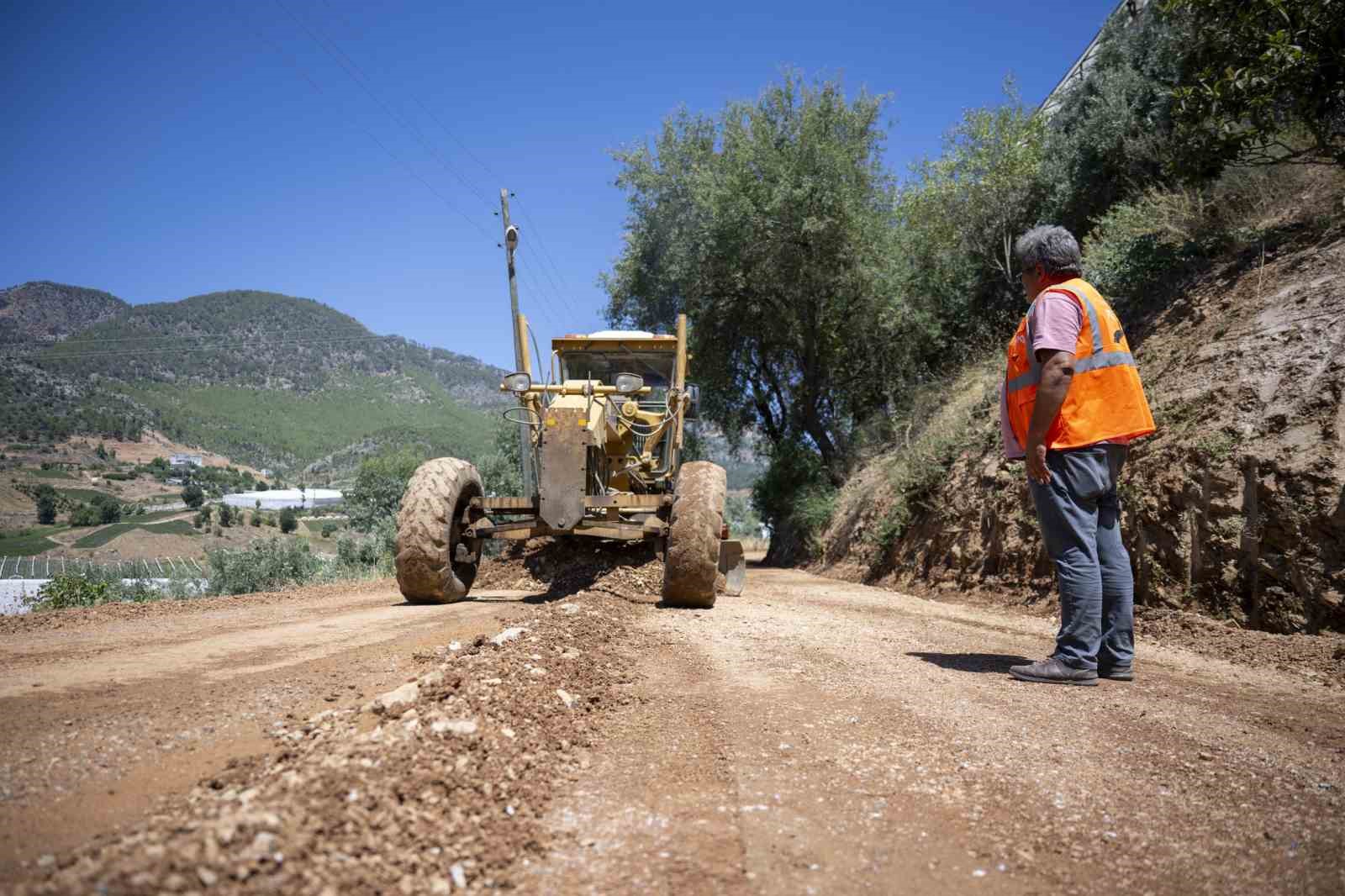 Mersin’de 8 kilometrelik kırsal yol yenilendi