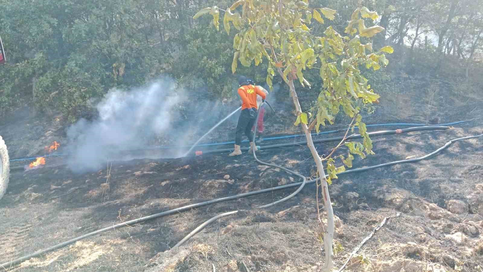 Gönen’de ormanlık alanda çıkan yangın söndürüldü