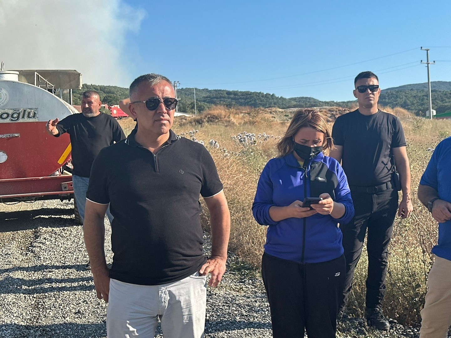 Yangın bölgesinde dumandan etkilenen Başkan Tekin hastaneye kaldırıldı