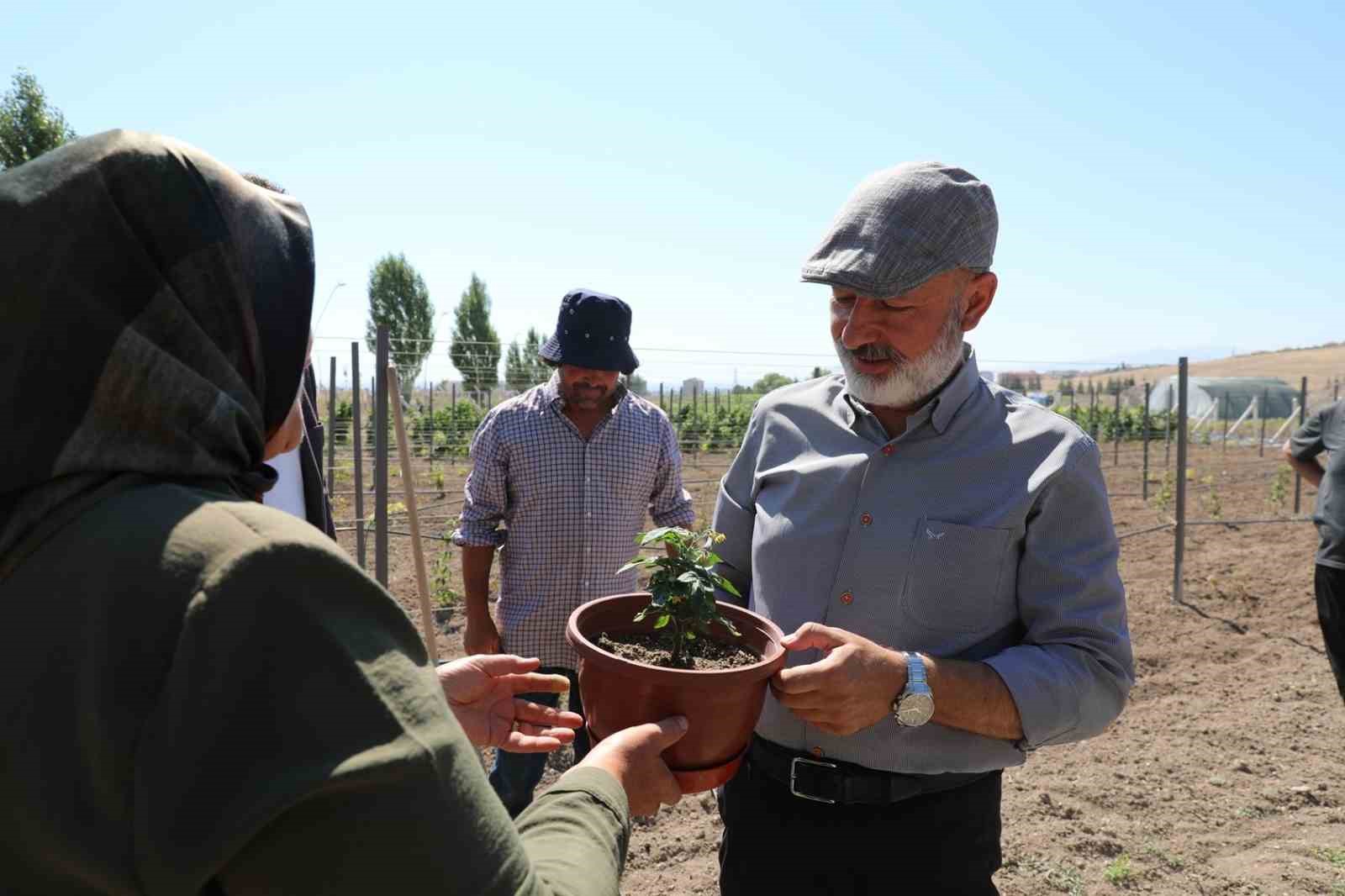 Başkan Çolakbayrakdar: "Şehrin kalbinde tarımla, ülkemizin tarımsal geleceğini şekillendiriyoruz"