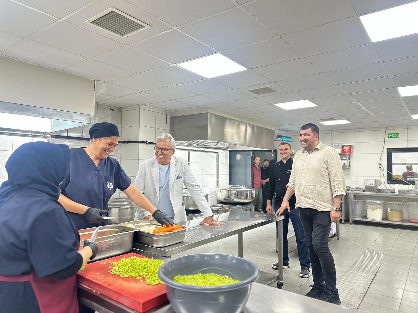 Başkan Mirza, imalathane ve Kapalı Pazar Yeri&rsquo;nde incelemelerde bulundu
